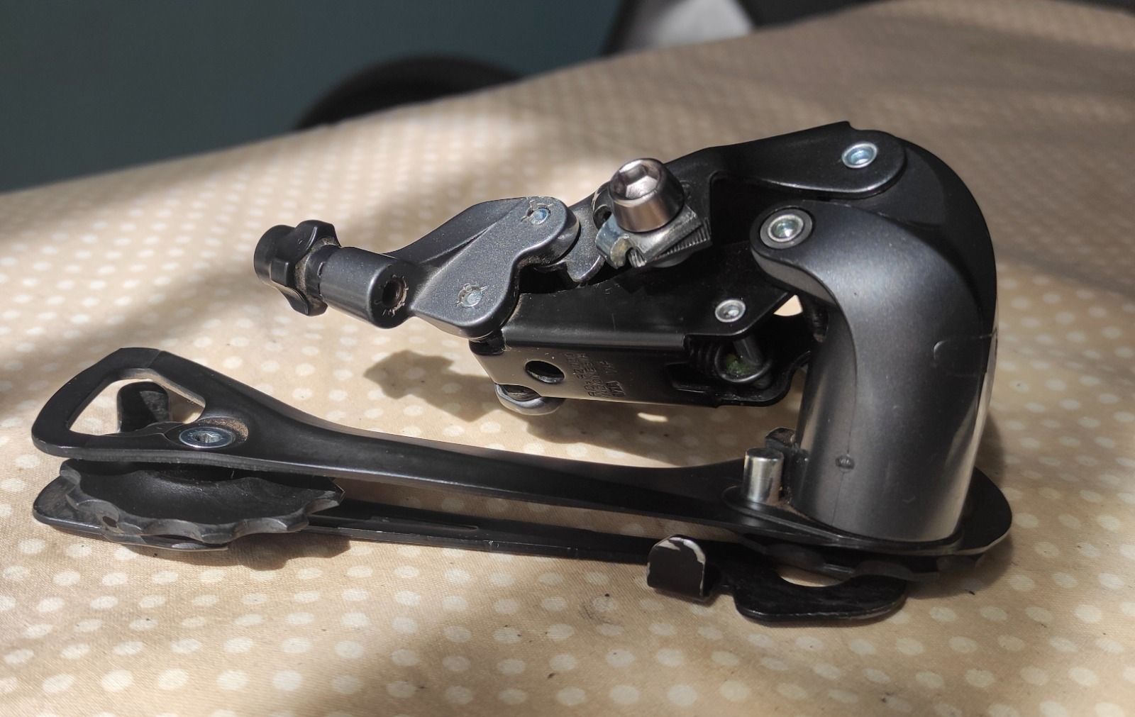 Задний переключатель Shimano Claris