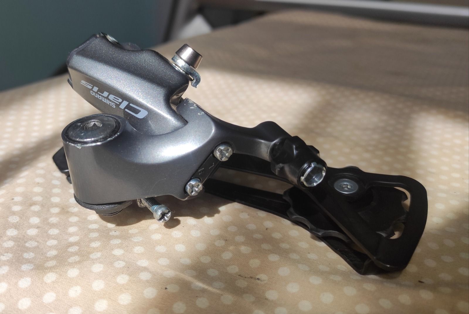 Задний переключатель Shimano Claris