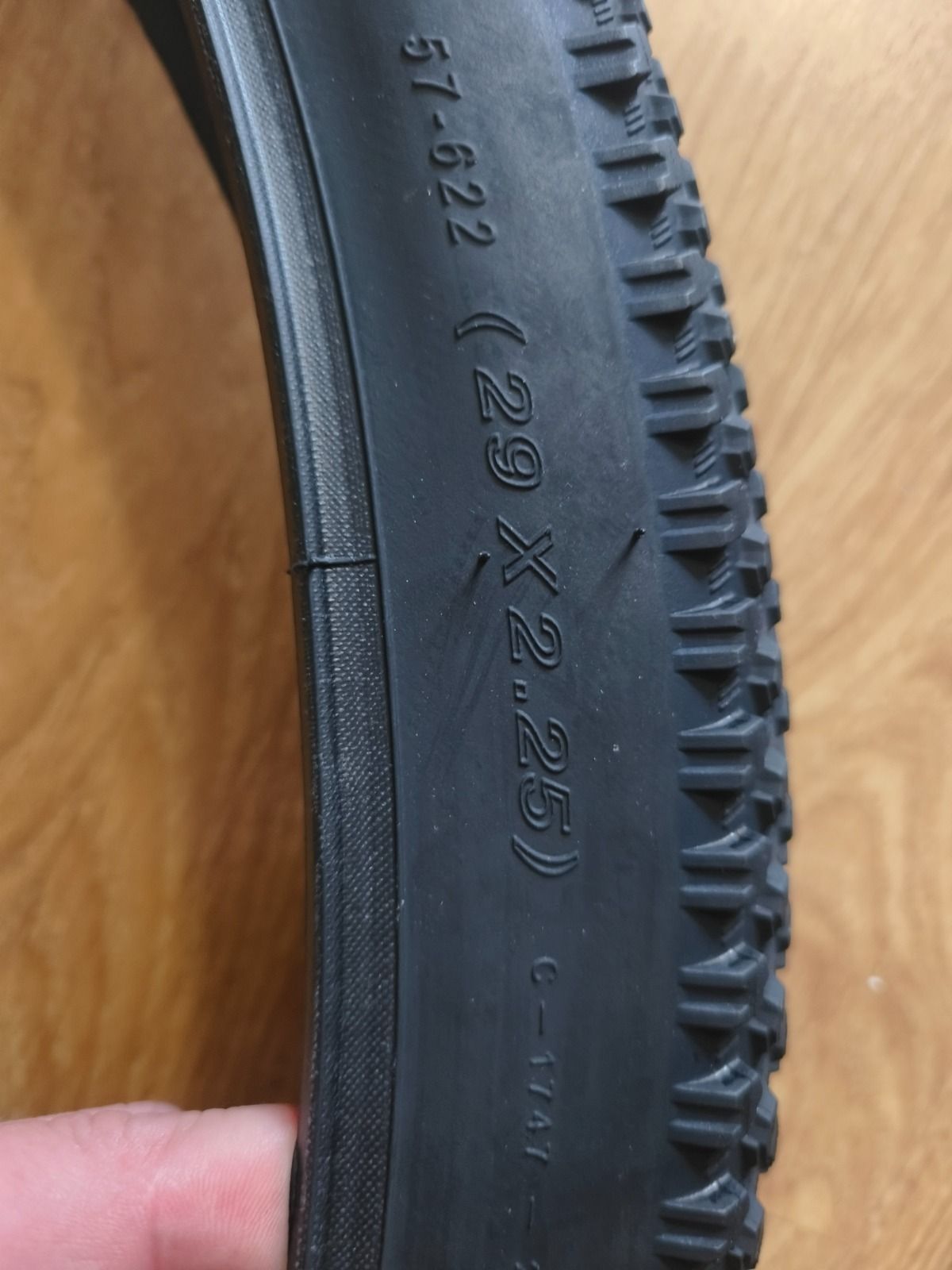 Покрышки и камеры 29х2.25 CST jack rabbit 800 грам