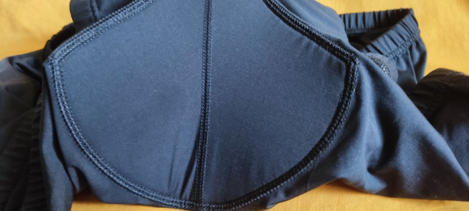 Велотрусы с памперсом Crane ,  размер XL , на 56 . состояние новое