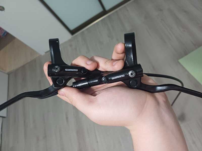 Тормоза Shimano MT200