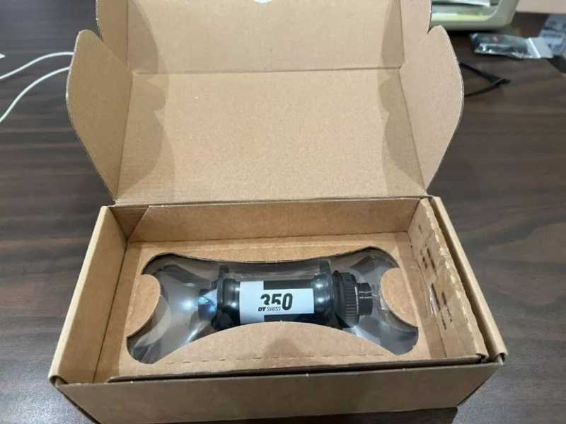 Втулка перед Dt Swiss 350, boost 15х110, 28 отв, центерлок, новая