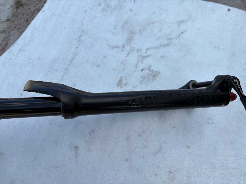 Rockshox yari 29”