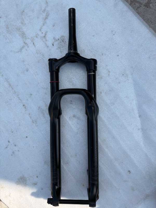 Rockshox yari 29”