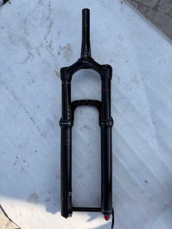 Rockshox yari 29”