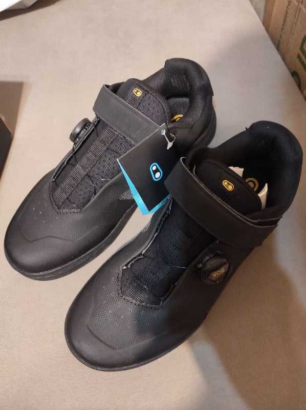 Топовая альтернатива Five Ten - тапки Crankbrothers Stamp с системой Boa