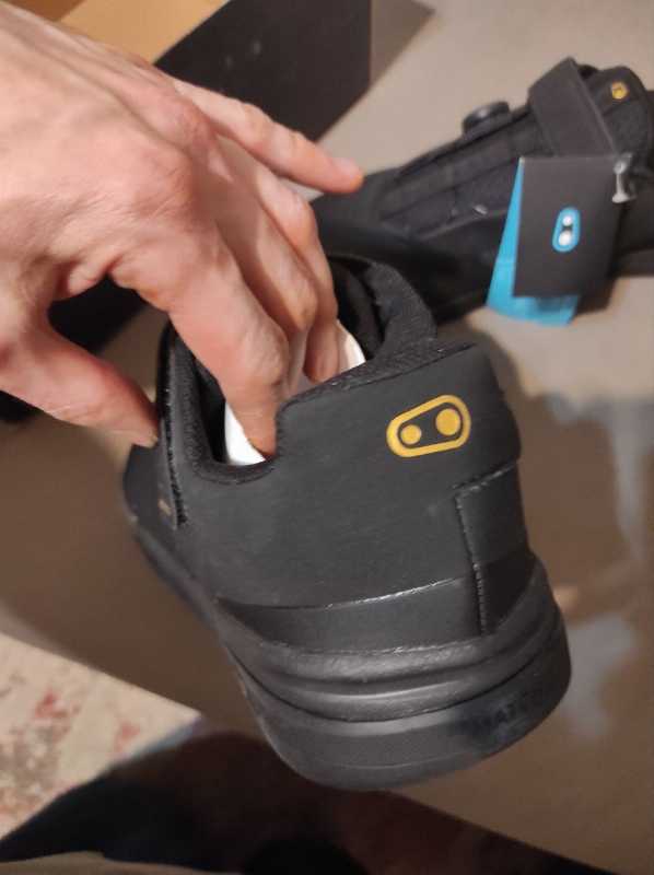 Топовая альтернатива Five Ten - тапки Crankbrothers Stamp с системой Boa