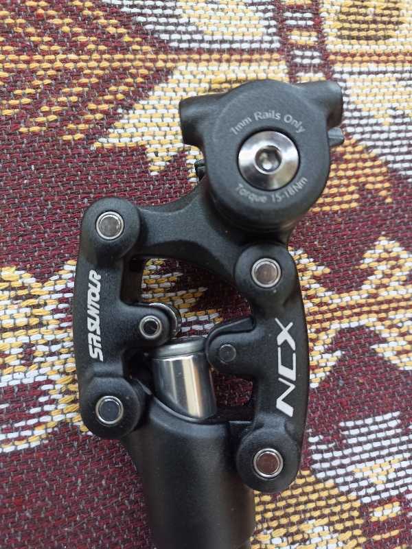 Подседельный штырь Suntour NCX 27,2