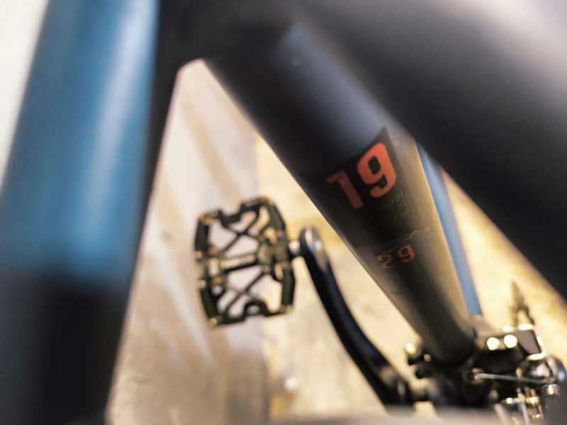 MTB горный велосипед Axess 29 RockShox Recon L
