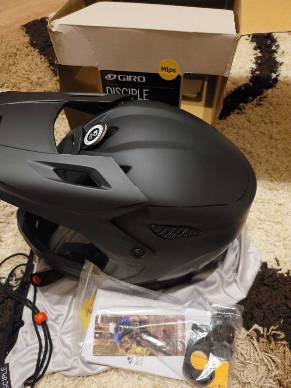Новый фулфейс Giro Disciple Mips L-размер