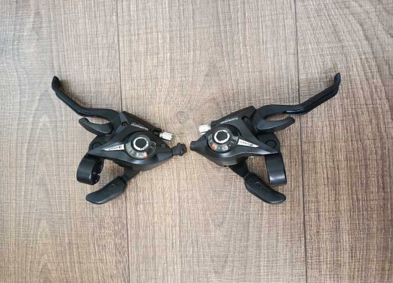 Манетки 3x8 ск. Shimano ST-EF51