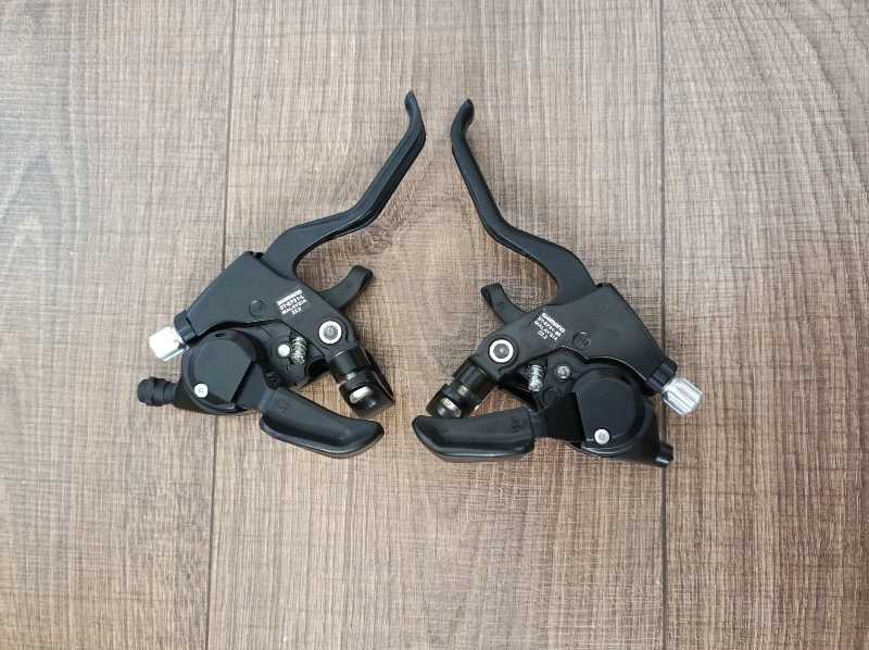 Манетки 3x8 ск. Shimano ST-EF51