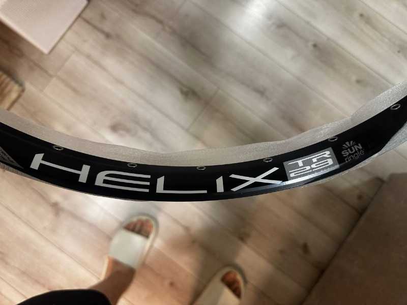 Новый обод SUNringle Helix 27.5