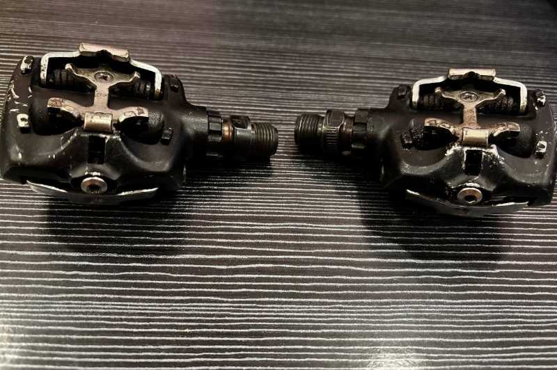 Педали SHIMANO PD-M525