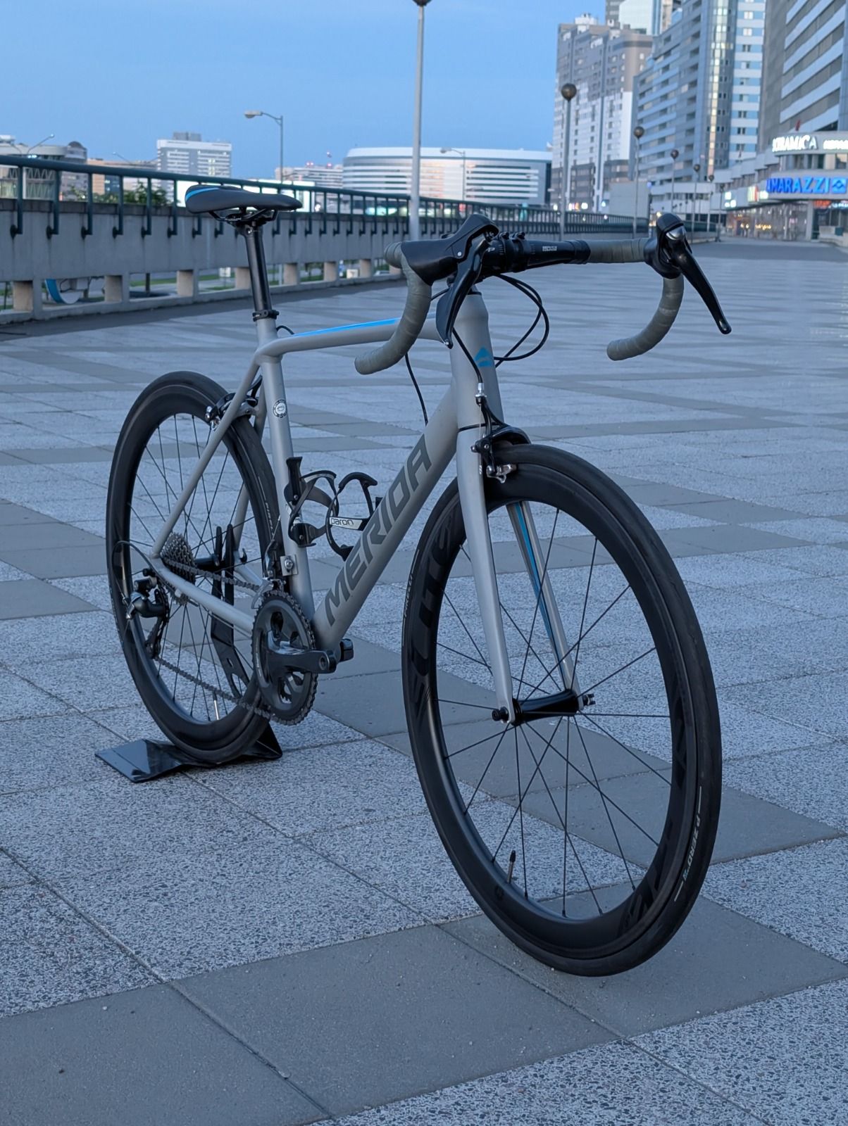 Merida Scultura 300 на карбоновых колёсах Elitewheels с профилем 50мм