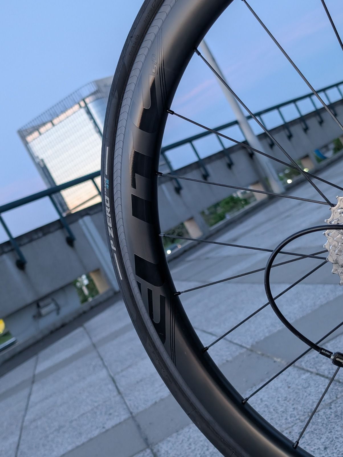 Merida Scultura 300 на карбоновых колёсах Elitewheels с профилем 50мм