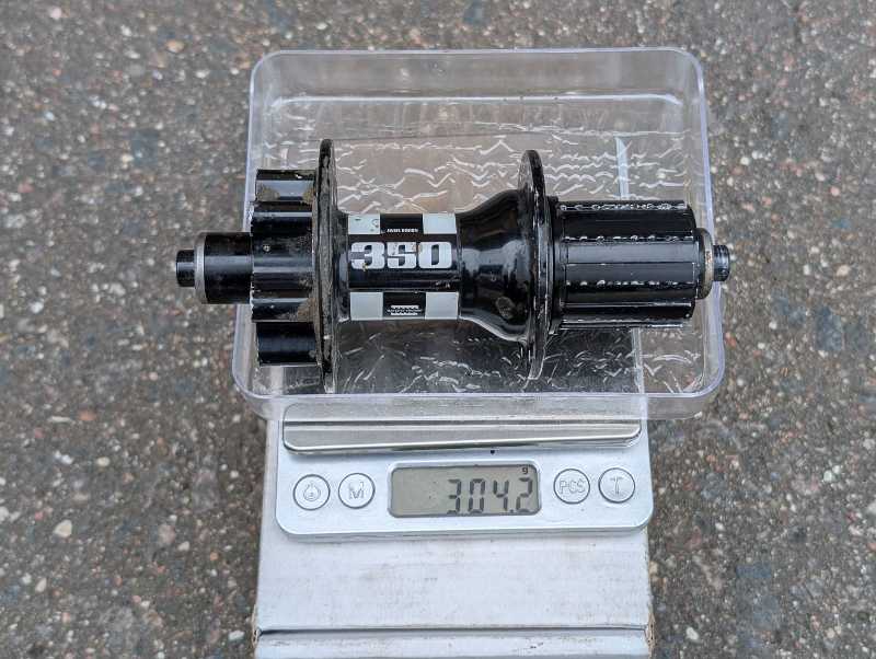 Пара втулок DT Swiss 350 под эксцентрик, 32Н, 6 болтов, в отличном состоянии, барабан Shimano HG