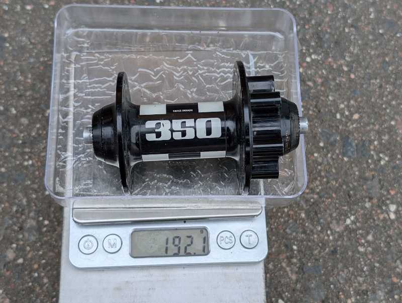 Пара втулок DT Swiss 350 под эксцентрик, 32Н, 6 болтов, в отличном состоянии, барабан Shimano HG