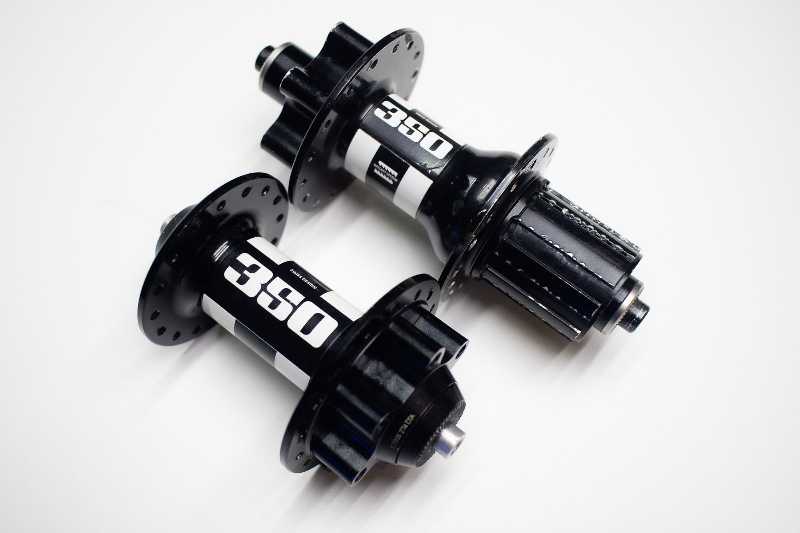 Пара втулок DT Swiss 350 под эксцентрик, 32Н, 6 болтов, в отличном состоянии, барабан Shimano HG