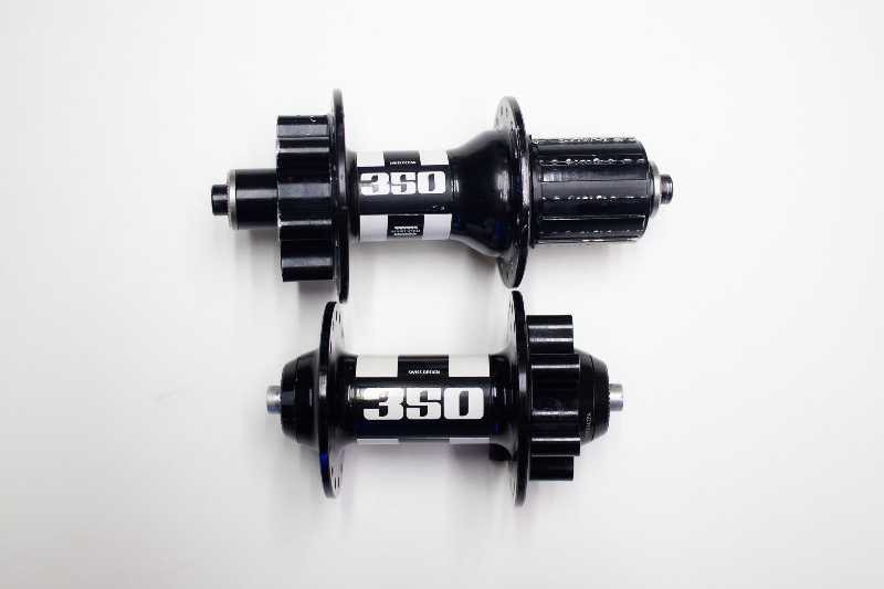 Пара втулок DT Swiss 350 под эксцентрик, 32Н, 6 болтов, в отличном состоянии, барабан Shimano HG
