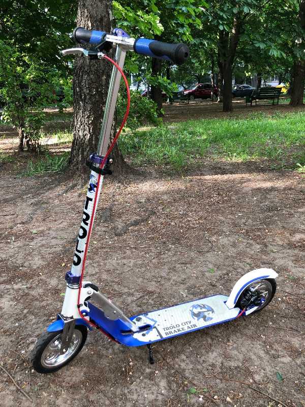 Самокат Trolo City Brake Air с надувными колесами и дисковым тормозом
