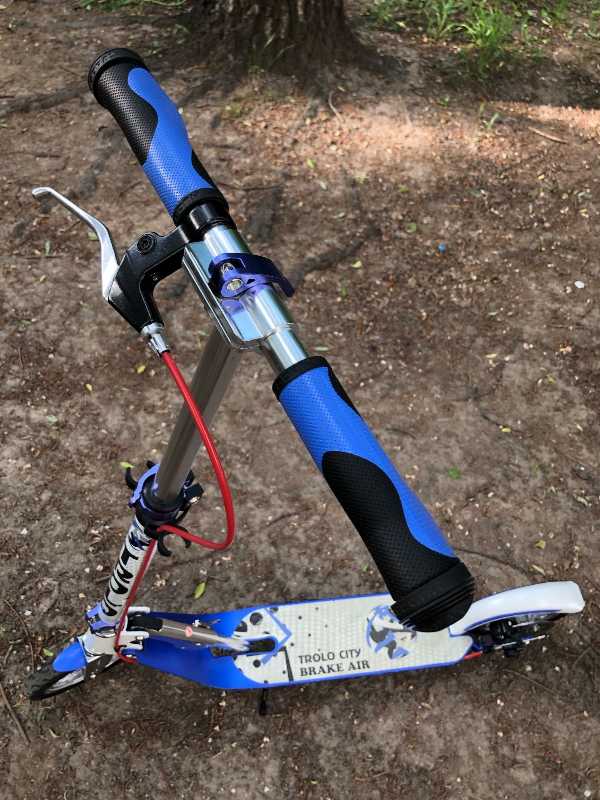 Самокат Trolo City Brake Air с надувными колесами и дисковым тормозом