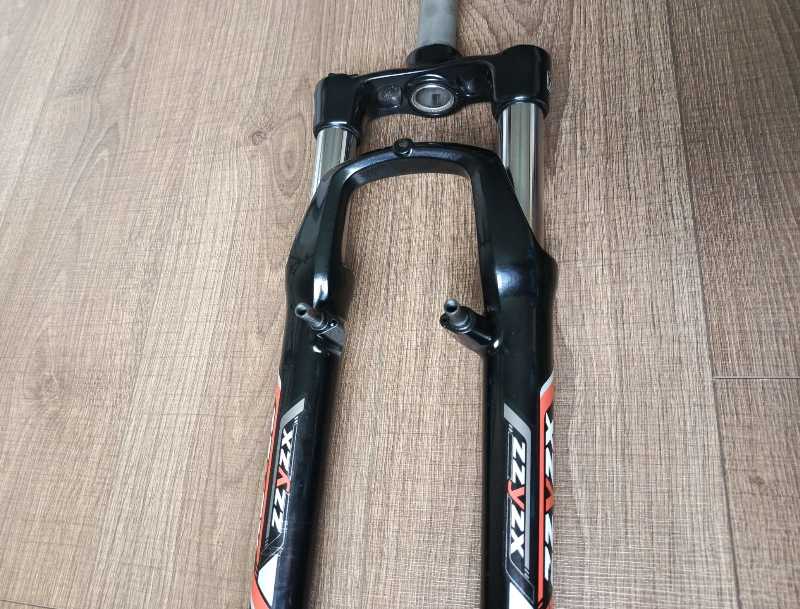 Амортизационная вилка Suntour XCT 26, 80 мм