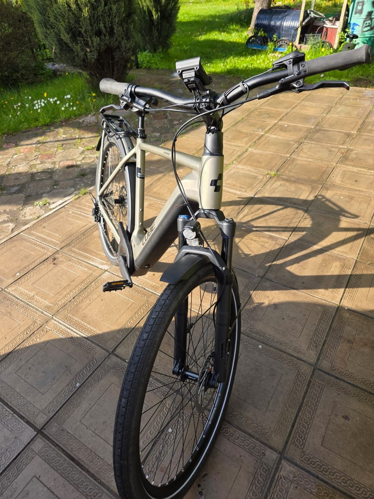 Cube Kathmandu Hybrid PRO 750 2024