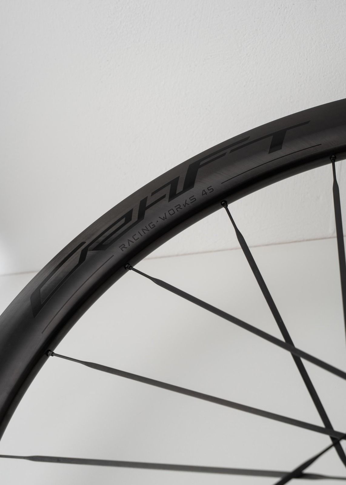 Легкие карбоновые колеса CRW Works 2026 CS4045 Disc Brake 1140гр