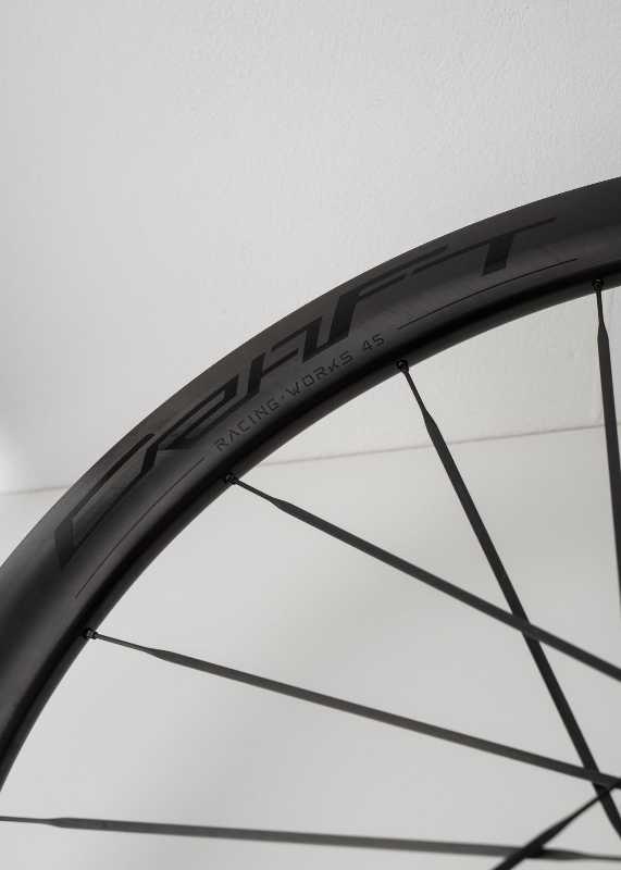 Легкие карбоновые колеса CRW Works 2026 CS4045 Disc Brake 1140гр