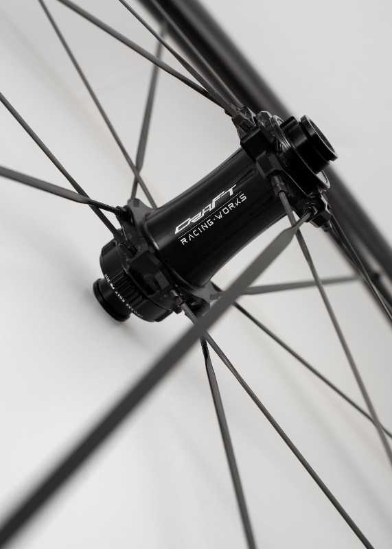 Легкие карбоновые колеса CRW Works 2026 CS4045 Disc Brake 1140гр