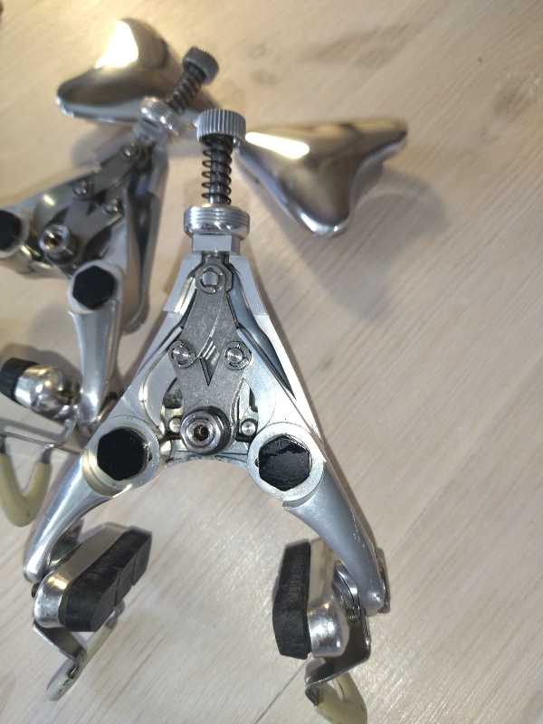 Тормоза Campagnolo Delta gen.2