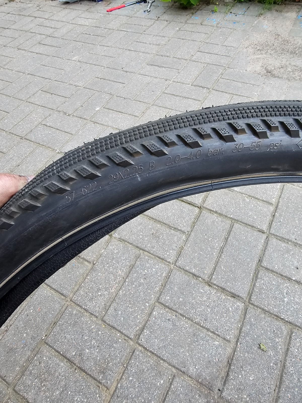 Покрышки велосипедные Schwalbe Hurricane 622x57