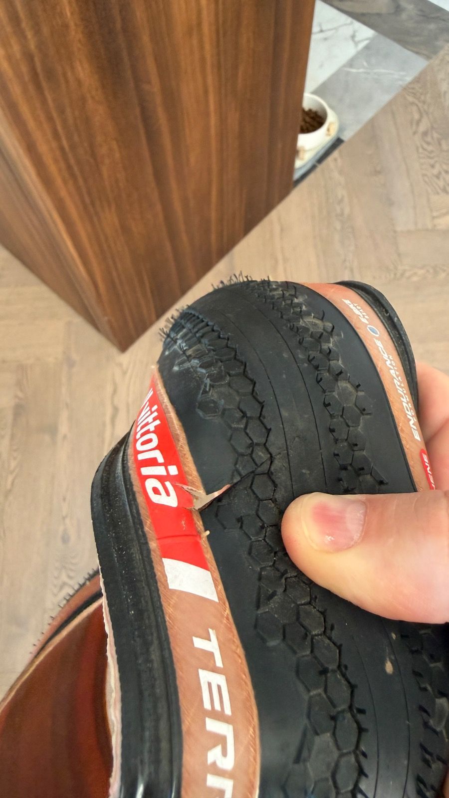 Гравийная покрышка Vittoria T10 700*40с с порезом под восстановление