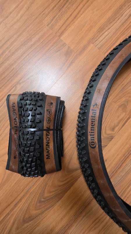 Continental Magnotal 29×2.4 Trail Grip