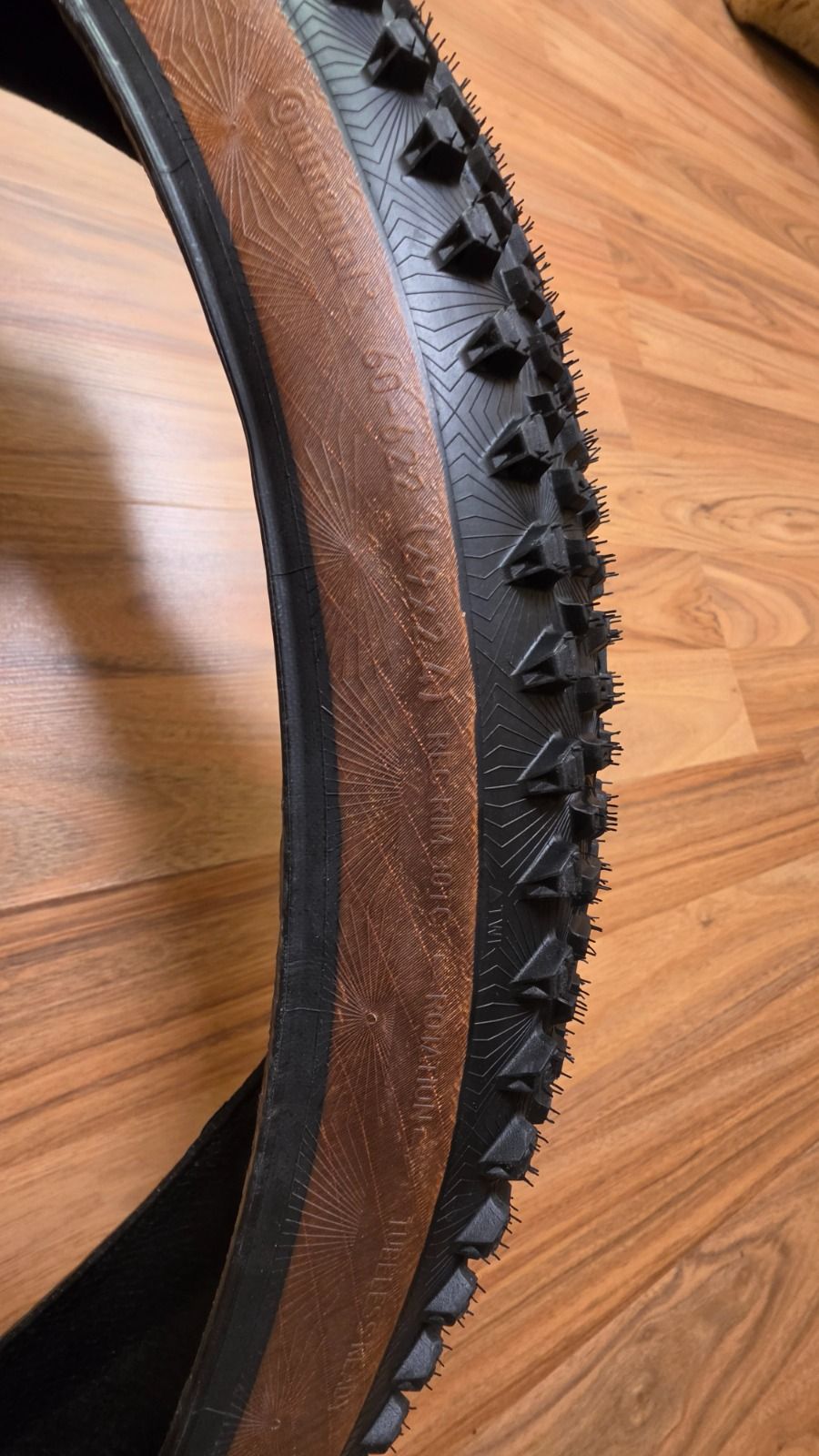 Continental Magnotal 29×2.4 Trail Grip