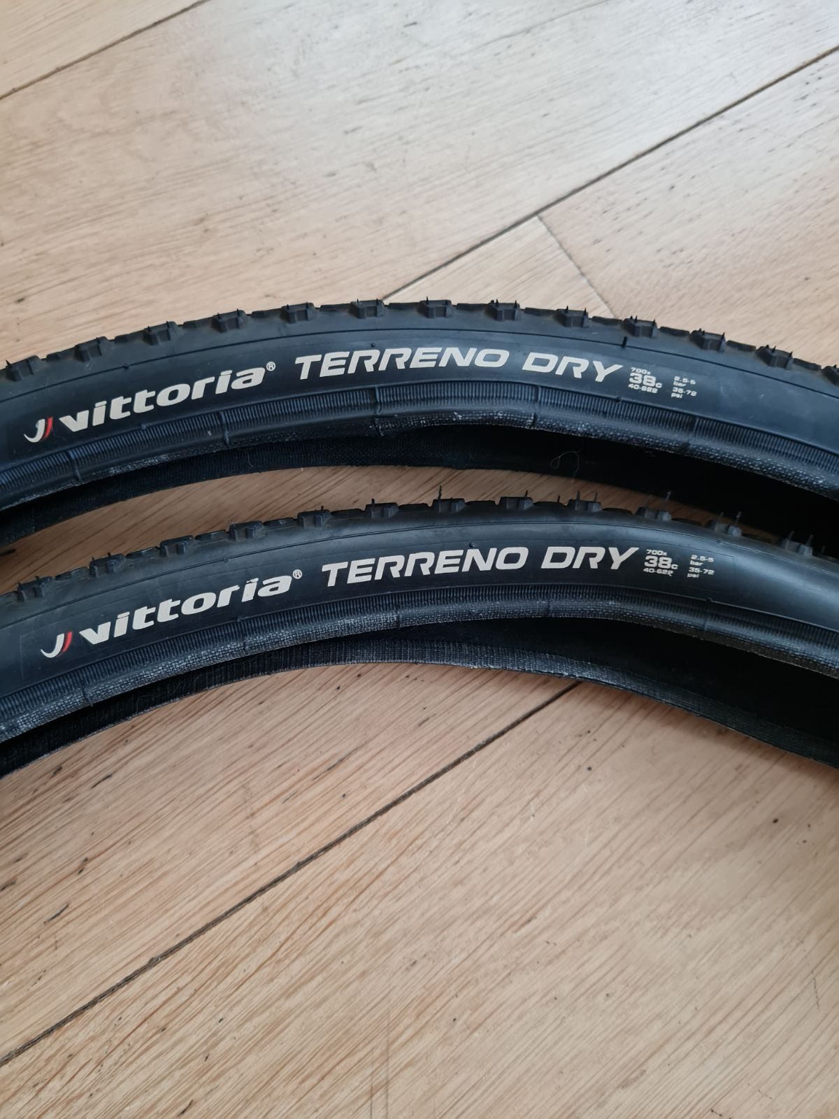 Vittoria Terreno Dry 700x38C