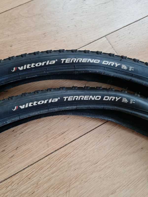 Vittoria Terreno Dry 700x38C