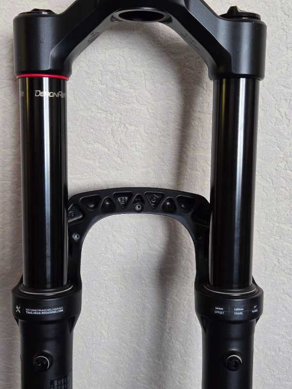 Новая Rockshox Lyrik Select 29