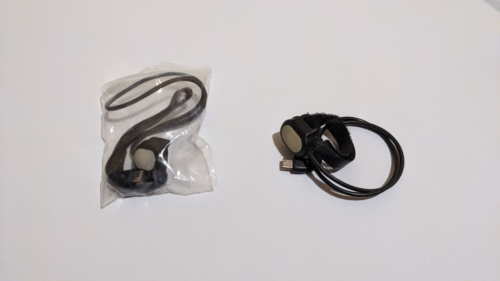 Для фар Gaciron пульт (кнопка) разъем - micro USB, проводная