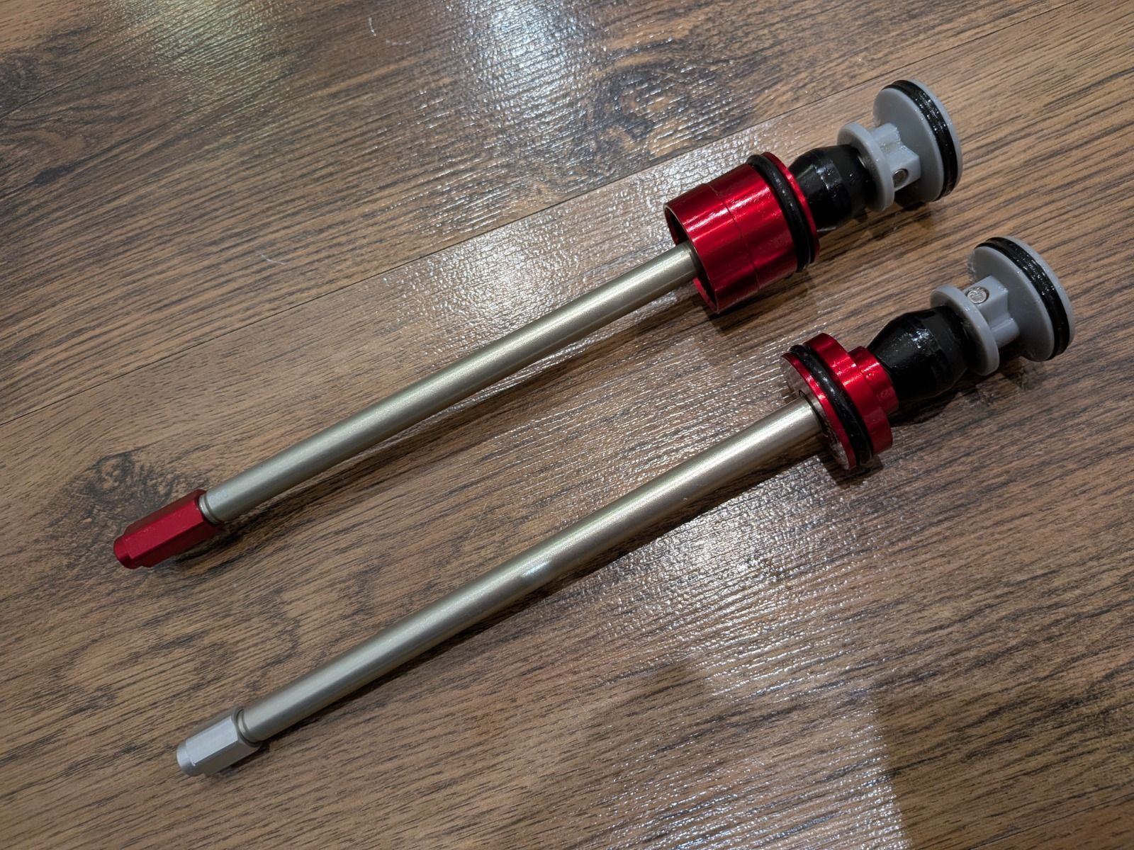 Воздушные пружины RockShox Pike Lyrik DebonAir разные