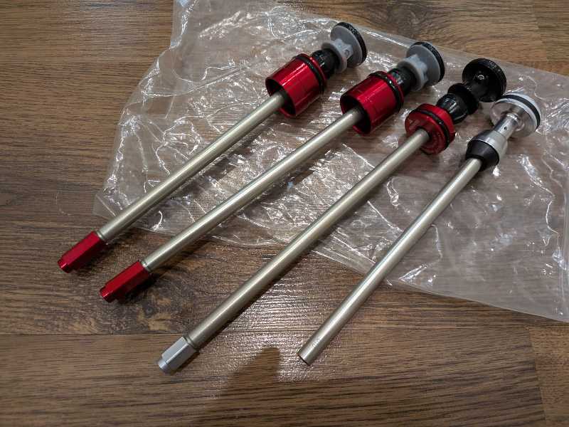 Воздушные пружины RockShox Pike Lyrik DebonAir разные
