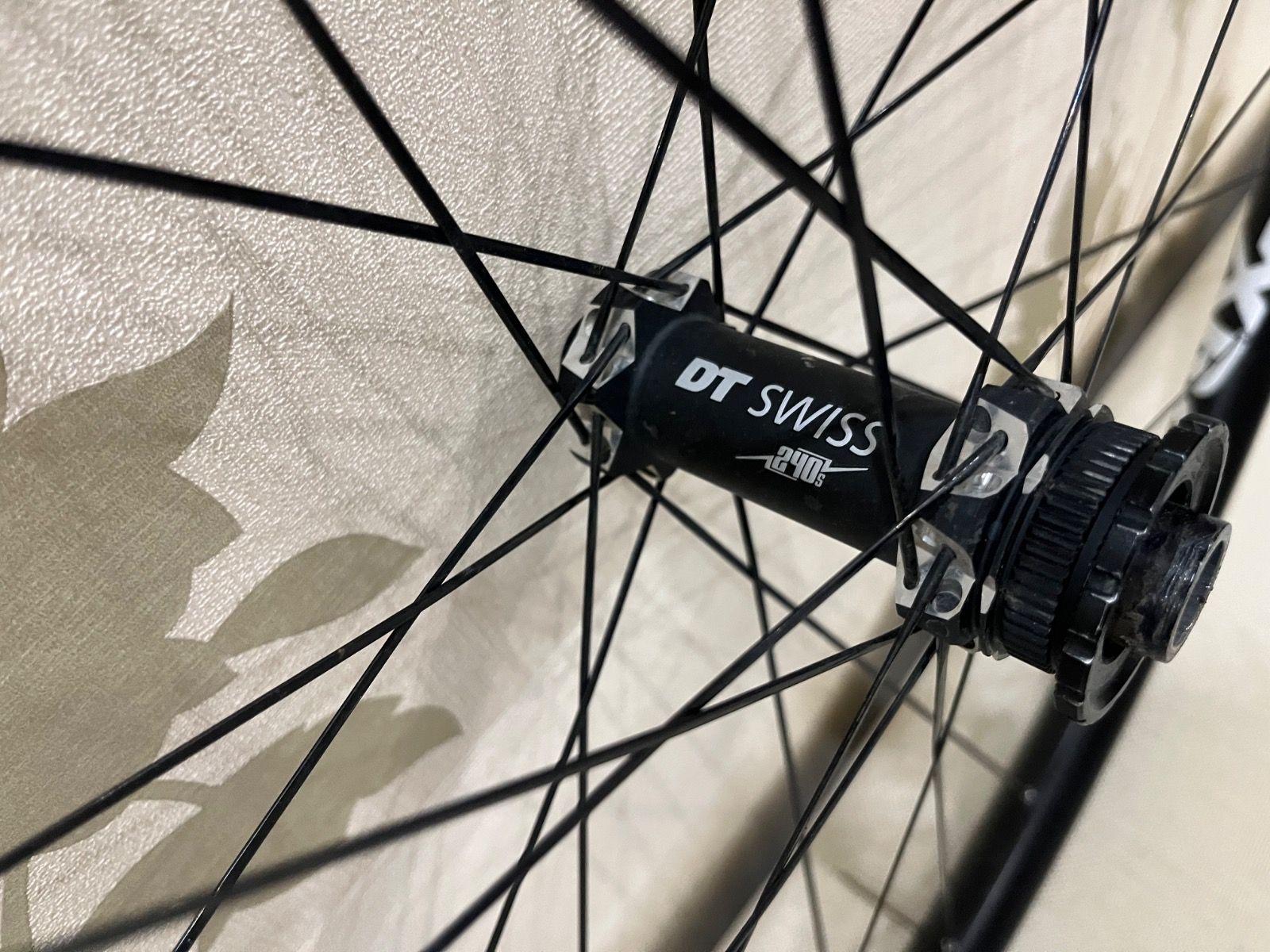 Колеса карбоновые  dt swiss xrc 1200
