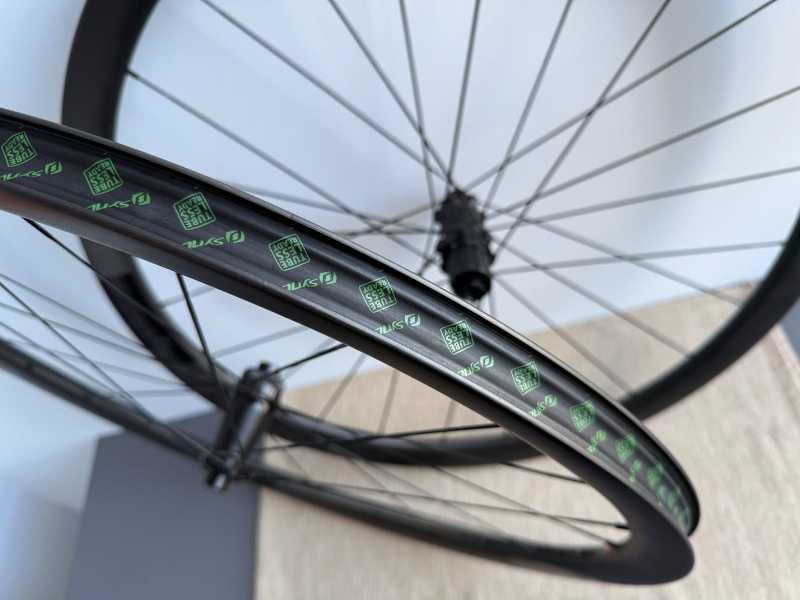 Карбоновые колеса Syncros Capital 1.0 35mm