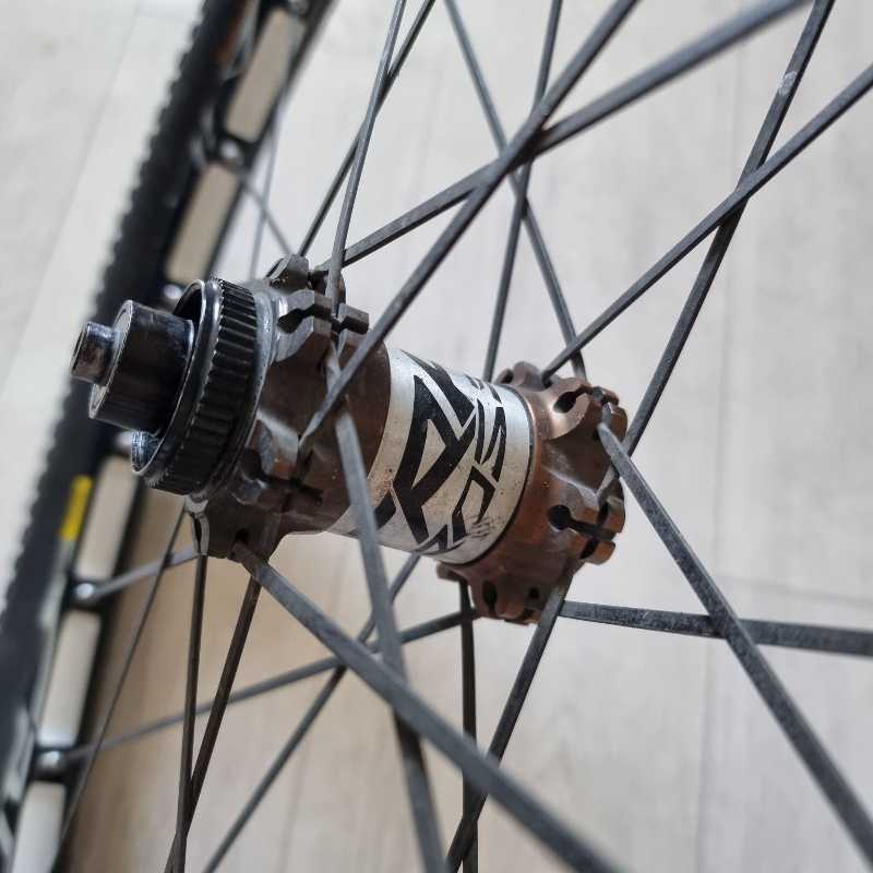 Mavic crosstrail ust 26