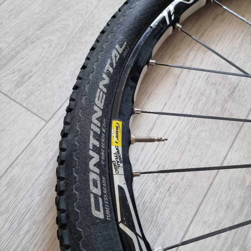 Mavic crosstrail ust 26
