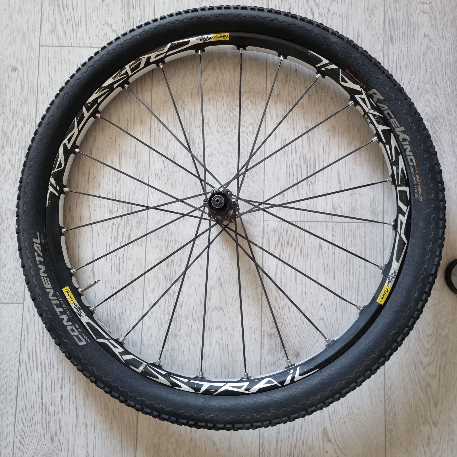 Mavic crosstrail ust 26
