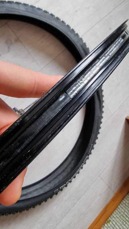 Mavic crosstrail ust 26