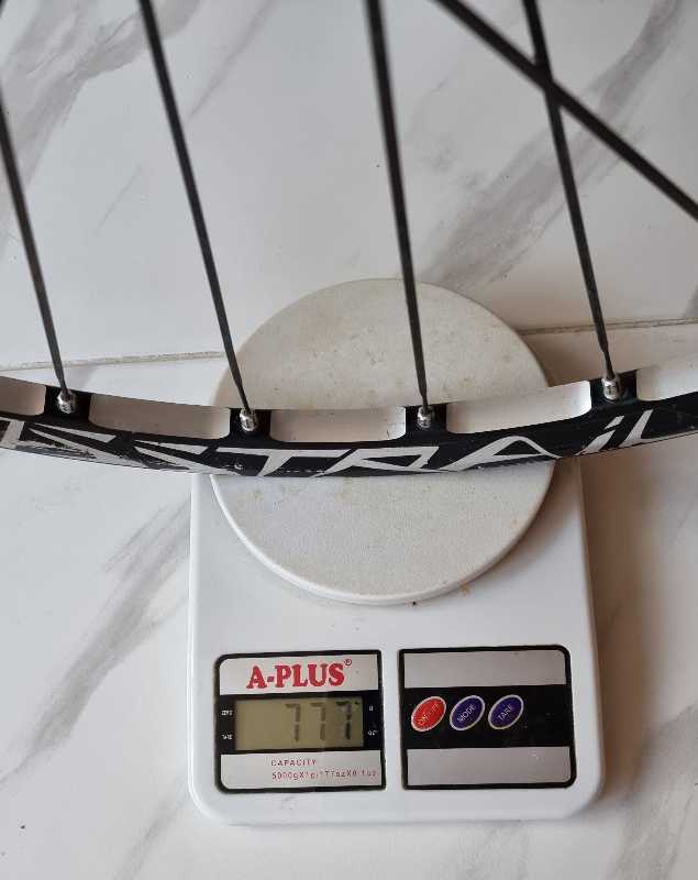Mavic crosstrail ust 26