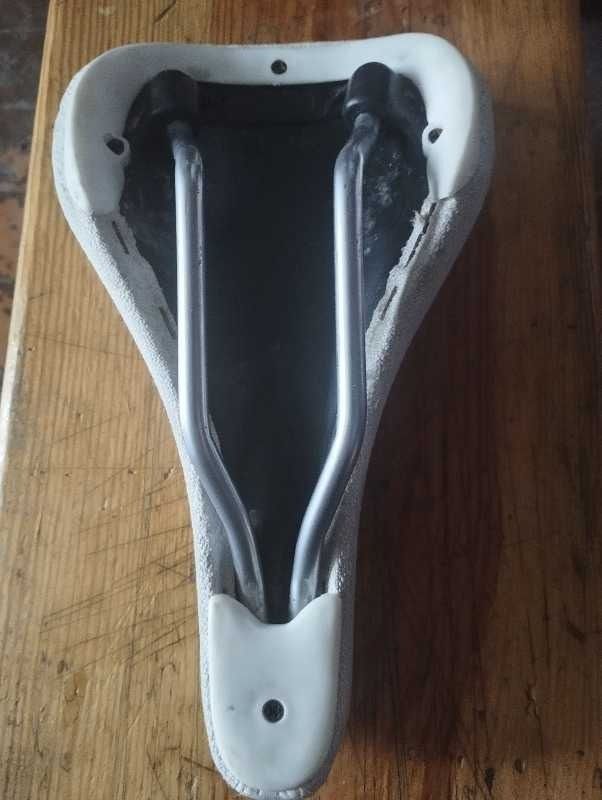 седла велосипедные Fizik Specialized Giant SQLAB BMX